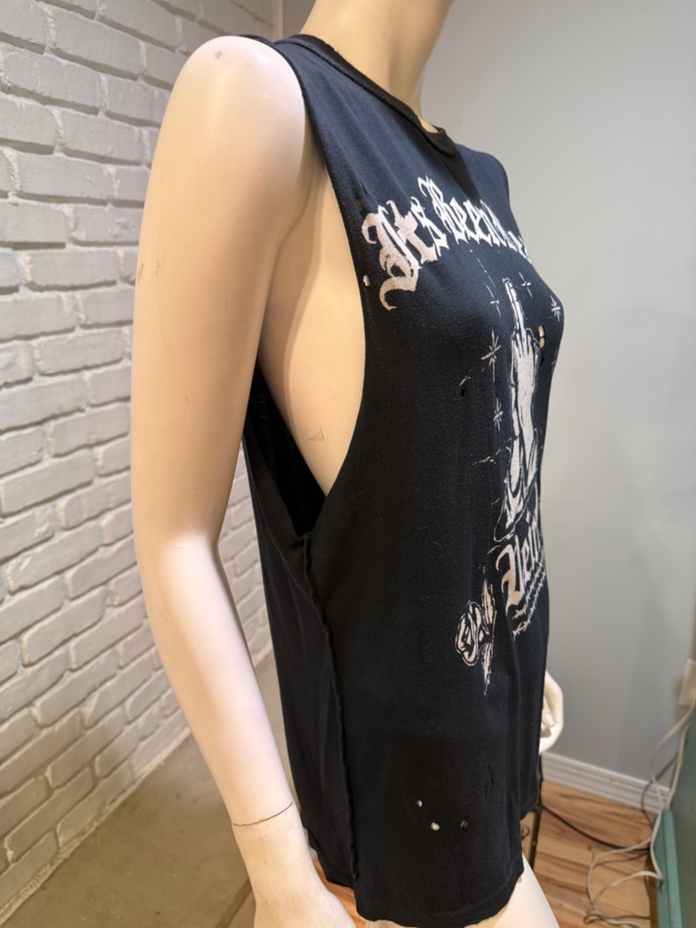 UNIF ITS BEEN REAL WEIRD BLACK OVERSIZED TANK TOP XS BRAND NEW WITHOUT TAGS - Picture 11 of 15